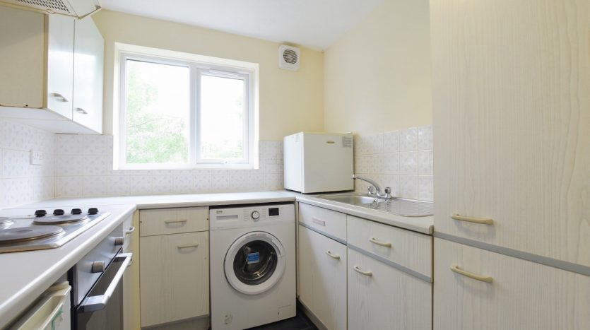 1 Bedroom  To Rent in Fenman Gardens, Ilford, IG3 
