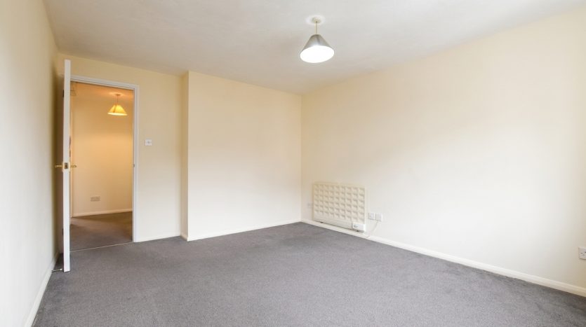 1 Bedroom  To Rent in Fenman Gardens, Ilford, IG3 