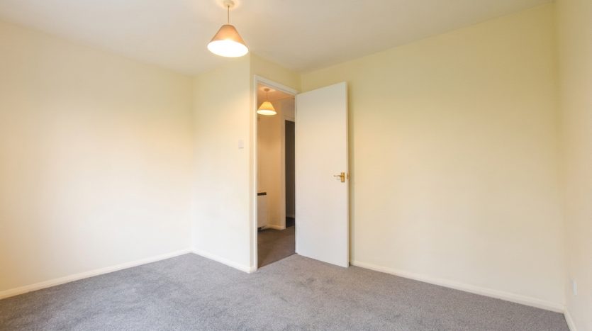 1 Bedroom  To Rent in Fenman Gardens, Ilford, IG3 