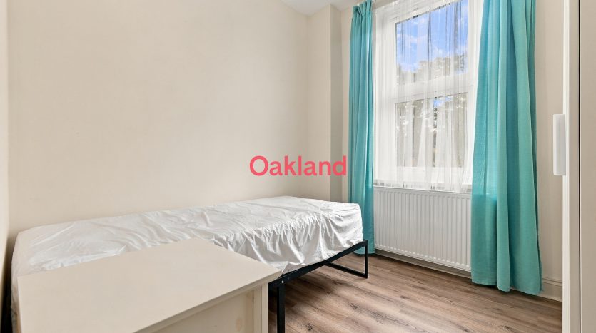 4 Bedroom  To Rent in Mortlake Road, Ilford, IG1 