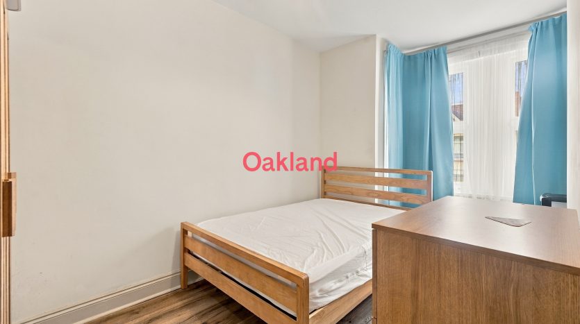 4 Bedroom  To Rent in Mortlake Road, Ilford, IG1 