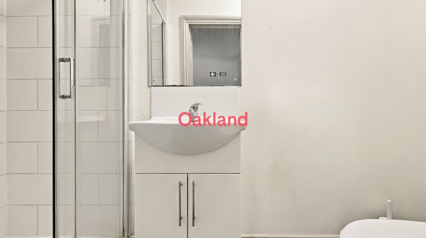 4 Bedroom  To Rent in Mortlake Road, Ilford, IG1 