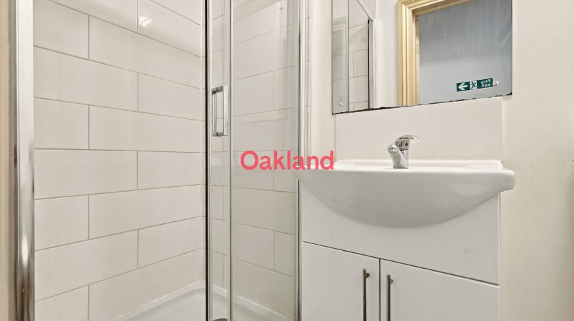 4 Bedroom  To Rent in Mortlake Road, Ilford, IG1 