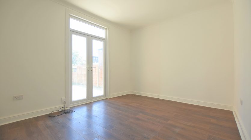 4 Bedroom  To Rent in Cambridge Road, Ilford, IG3 