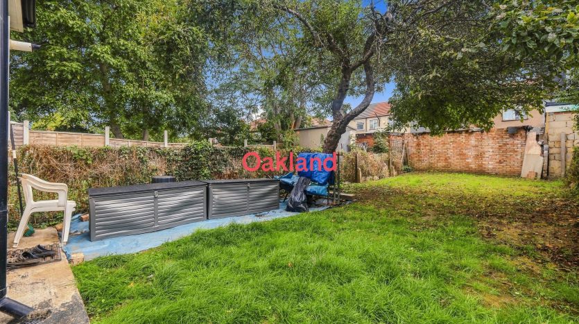 4 Bedroom  To Rent in Mortlake Road, Ilford, IG1 