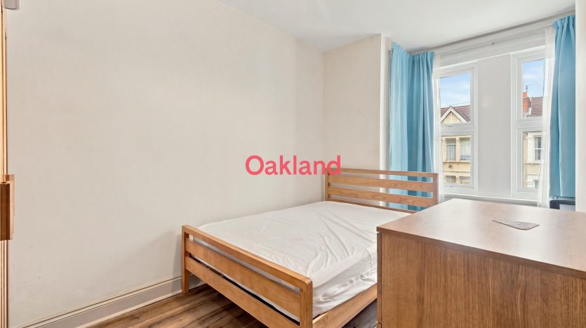 4 Bedroom  To Rent in Mortlake Road, Ilford, IG1 