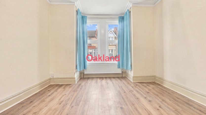 4 Bedroom  To Rent in Mortlake Road, Ilford, IG1 