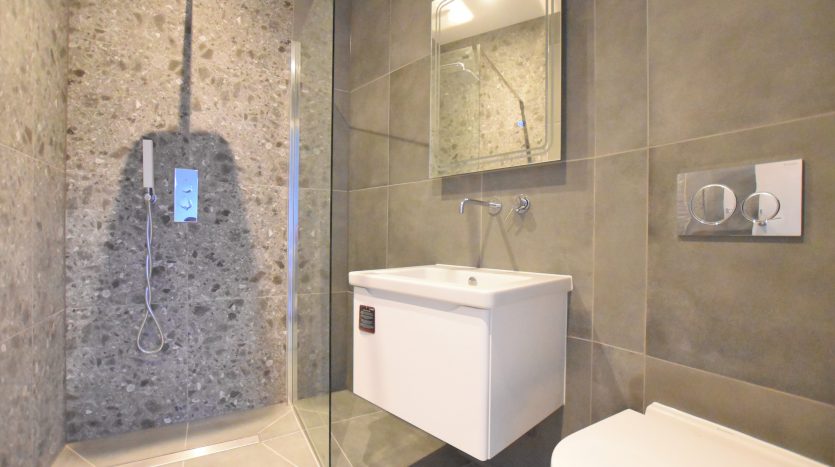 2 Bedroom  To Rent in Impact House 181-185 High Road, Chigwell, IG7 