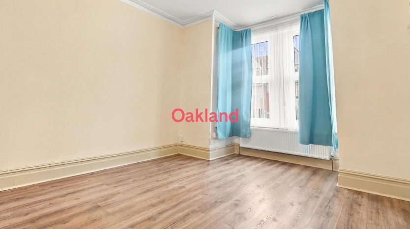4 Bedroom  To Rent in Mortlake Road, Ilford, IG1 