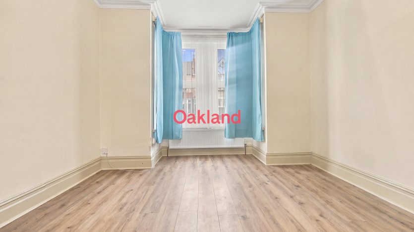 4 Bedroom  To Rent in Mortlake Road, Ilford, IG1 
