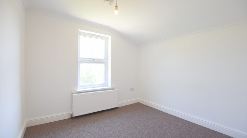 4 Bedroom  To Rent in Cambridge Road, Ilford, IG3 