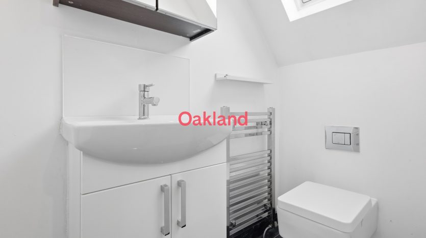 3 Bedroom  For Sale in Turpins Lane, Woodford Green, IG8 