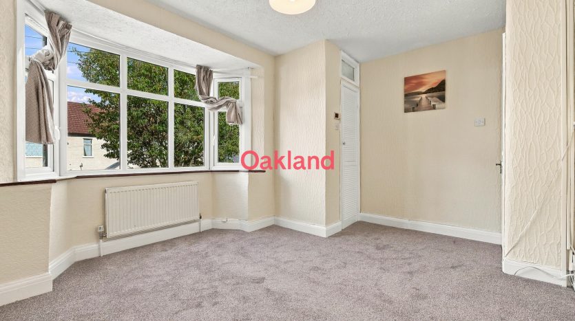 3 Bedroom End of Terrace House To Rent in Sherwood Road, Ilford, IG6 