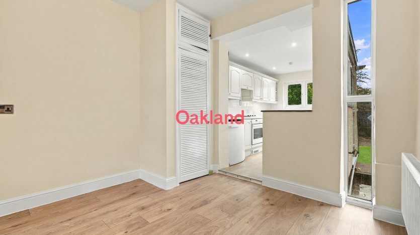 3 Bedroom End of Terrace House To Rent in Sherwood Road, Ilford, IG6 