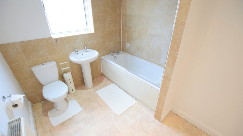 2 Bedroom  To Rent in Netley Road, Ilford, IG2 