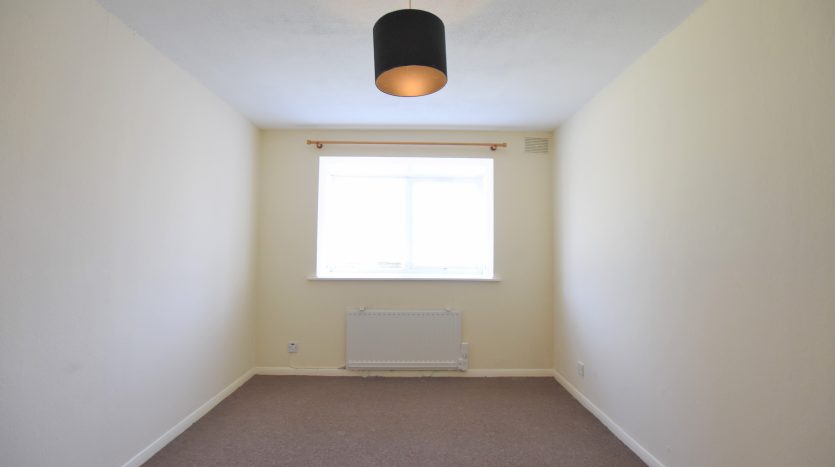 2 Bedroom  To Rent in Vignoles Road, Romford, RM7 