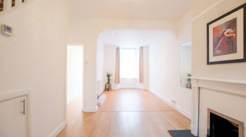 2 Bedroom  To Rent in Netley Road, Ilford, IG2 