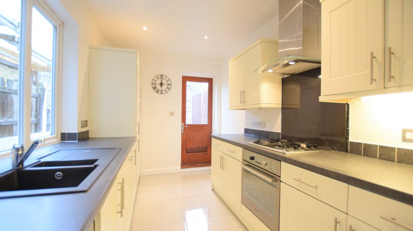 2 Bedroom  To Rent in Netley Road, Ilford, IG2 
