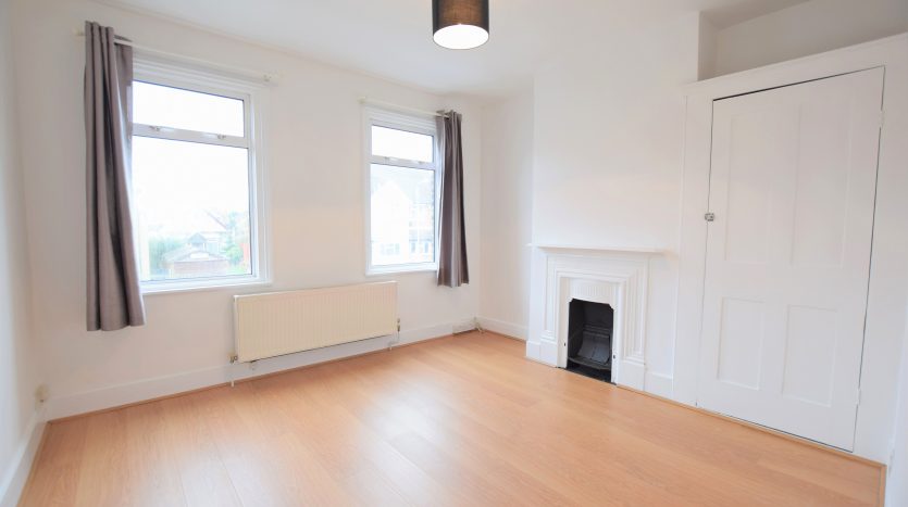 2 Bedroom  To Rent in Netley Road, Ilford, IG2 