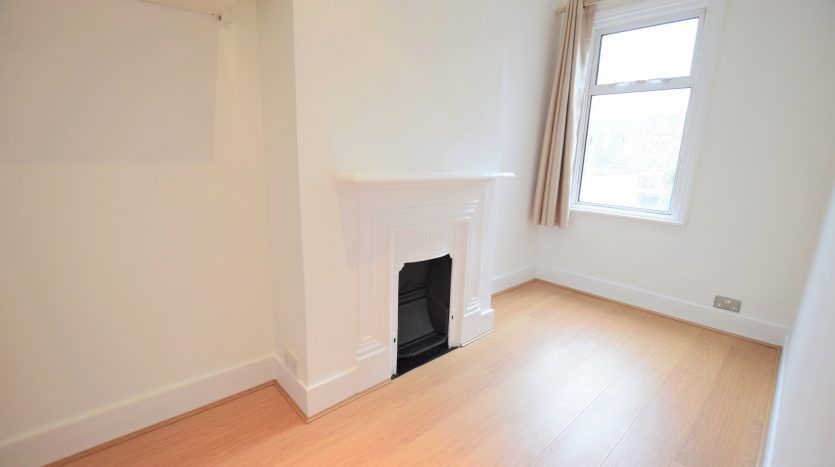 2 Bedroom  To Rent in Netley Road, Ilford, IG2 